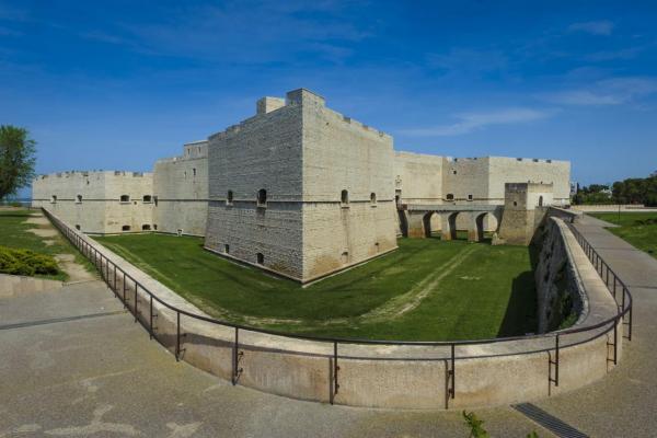 Castle of Barletta, Italy (Photo by: Vanda Biffani)